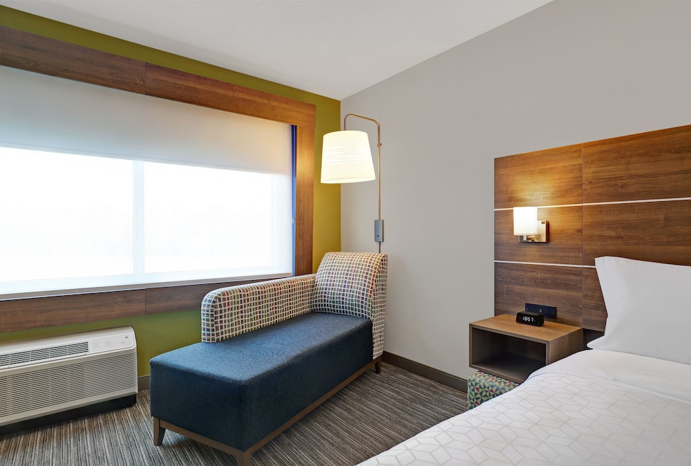 Holiday Inn Express Kingston West 26/60