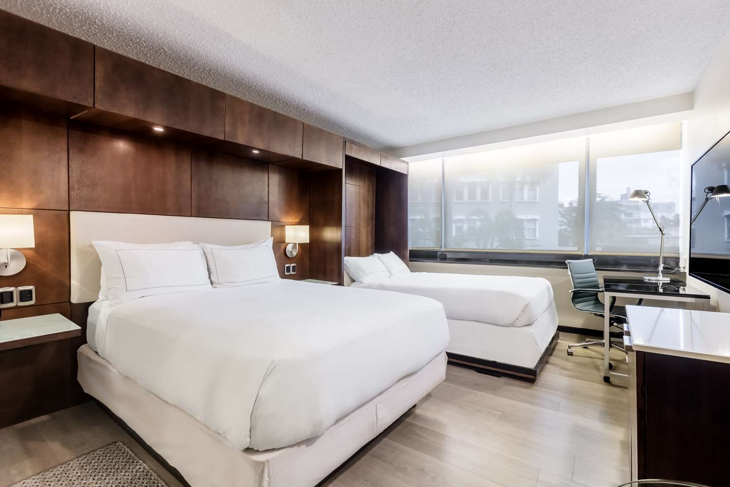 Room, Queen Bed, with Extra Double Bed, Garden View