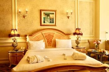 Royal, Paradise, Suite, Single Bed, Pool and Sea View