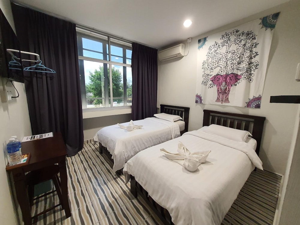De Chukai Hotel 13/43
