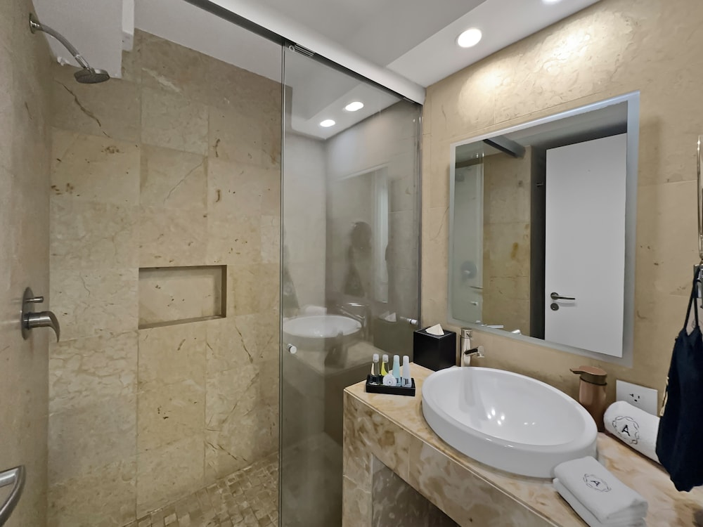 Armonik Suites 65/66