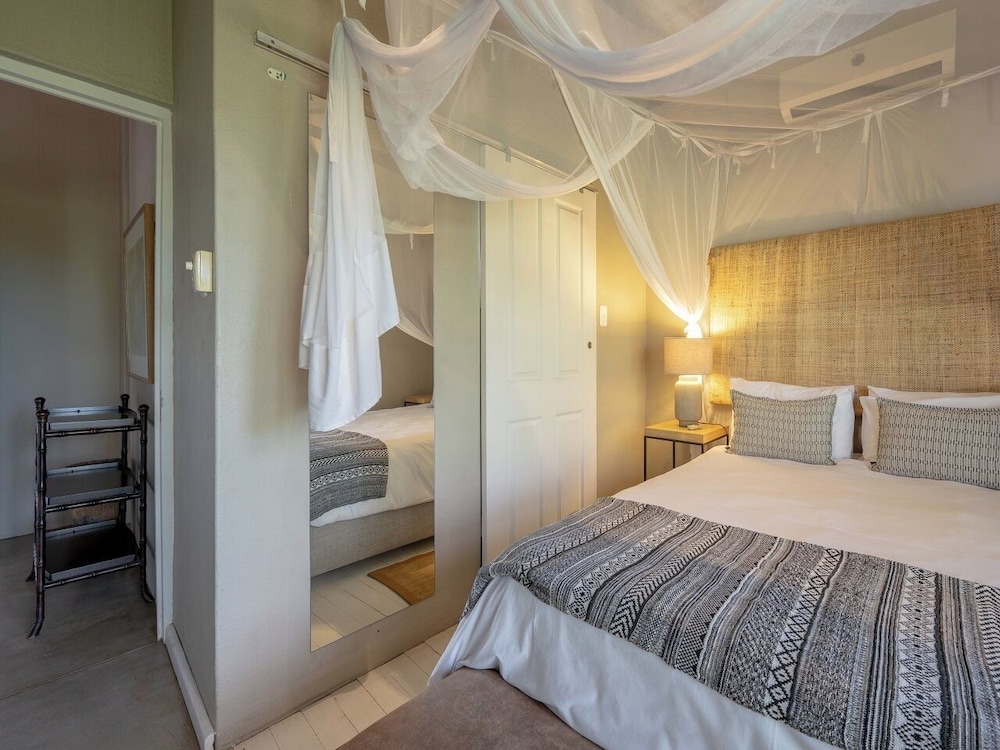 Ekhaya Bush Villa 20/50