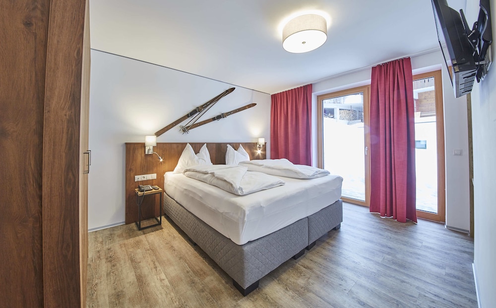 Alpine, Spa, Studio, King Bed, Sofa, Sauna