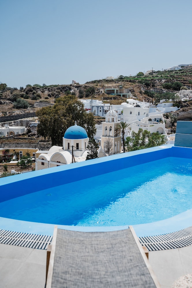 Amphitrite Suites Santorini 61/68