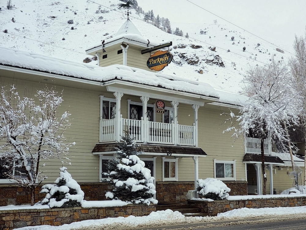 Parkway Inn 3/64