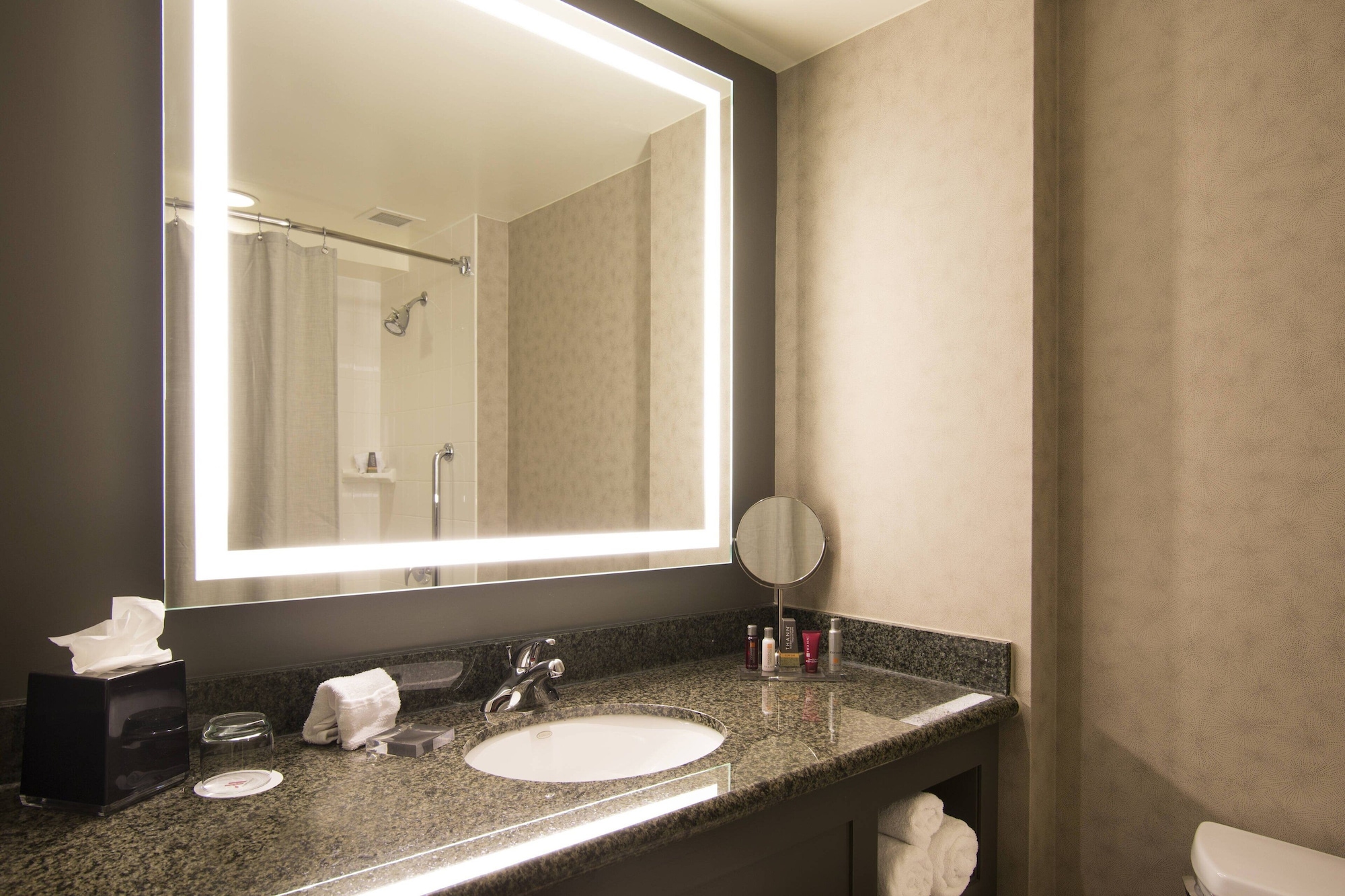 غرفة بسرير كينج، Marriott Hartford Downtown 9/10