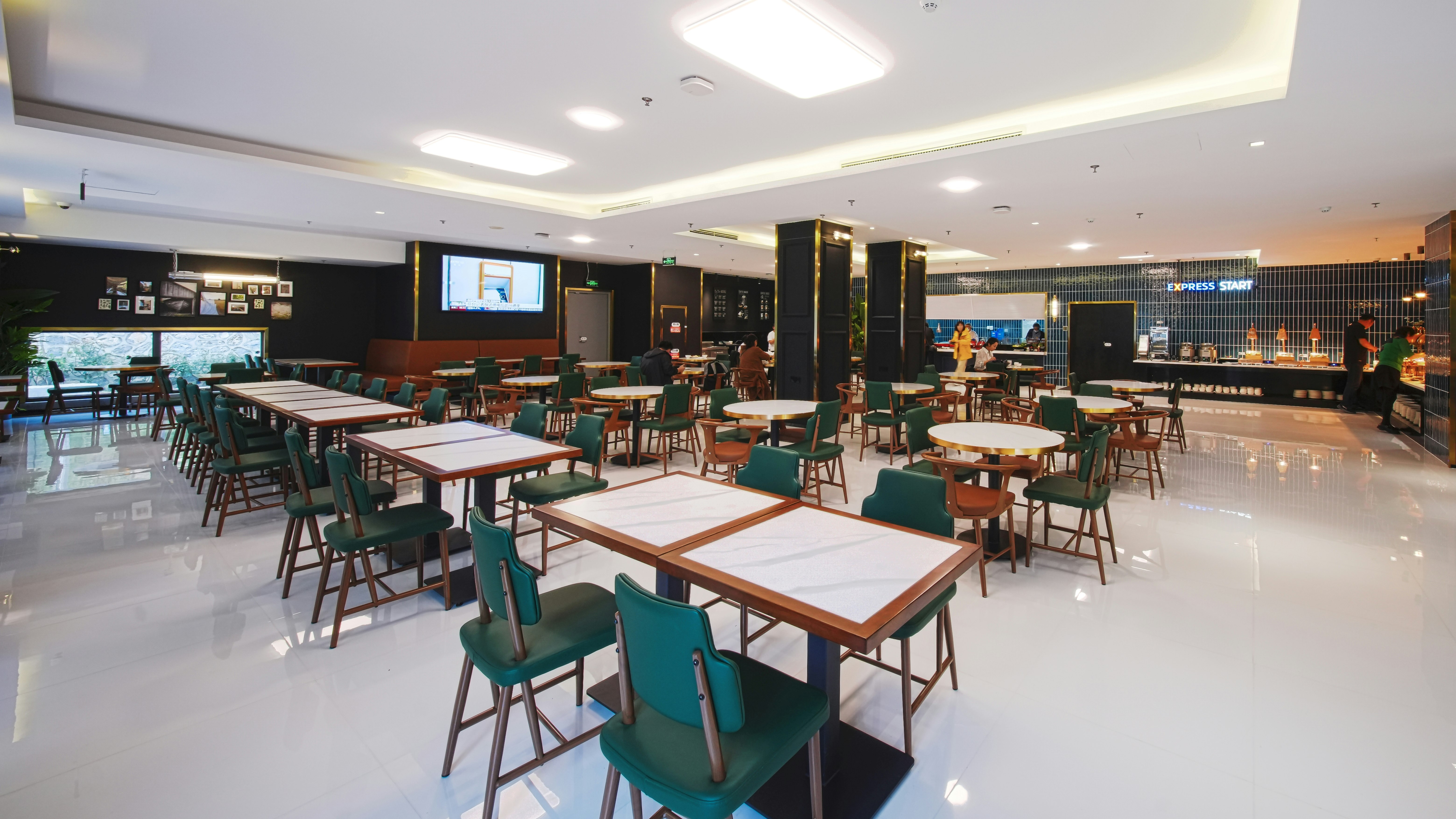 Holiday Inn Express Beijing Shijingshan Parkview 41/50