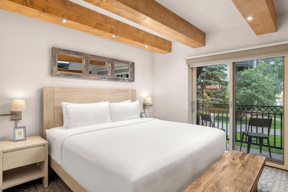 Condo, Landmark 101, Premier, King Bed, 2 Bunk Beds