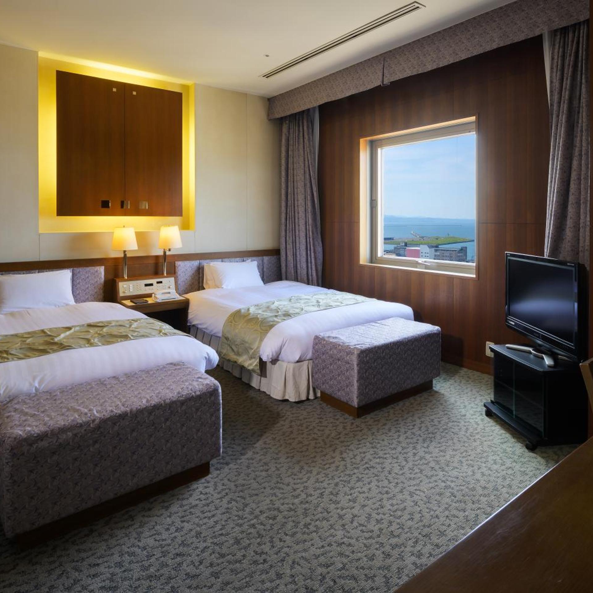 Deluxe, Suite