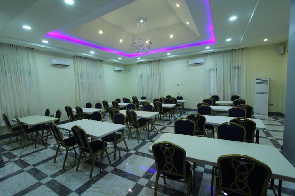 De Gladys Hotel 11/14