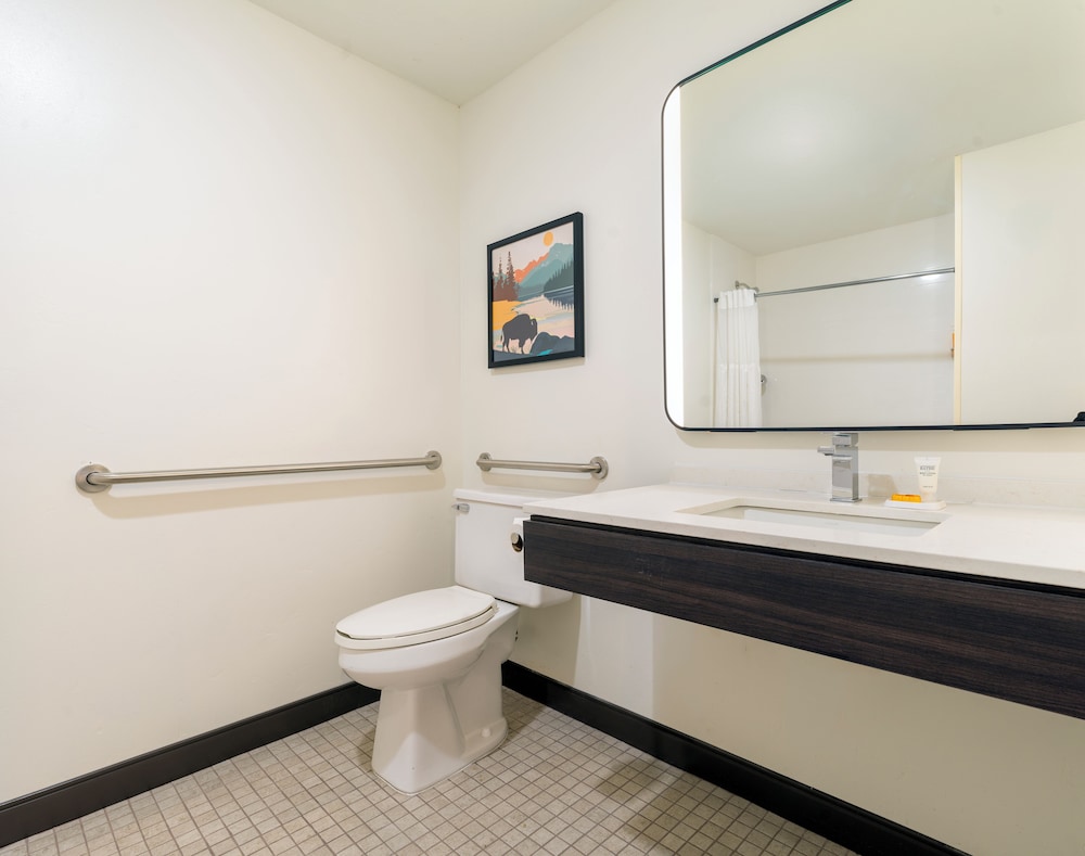 Gray Wolf Inn And Suites 67/67