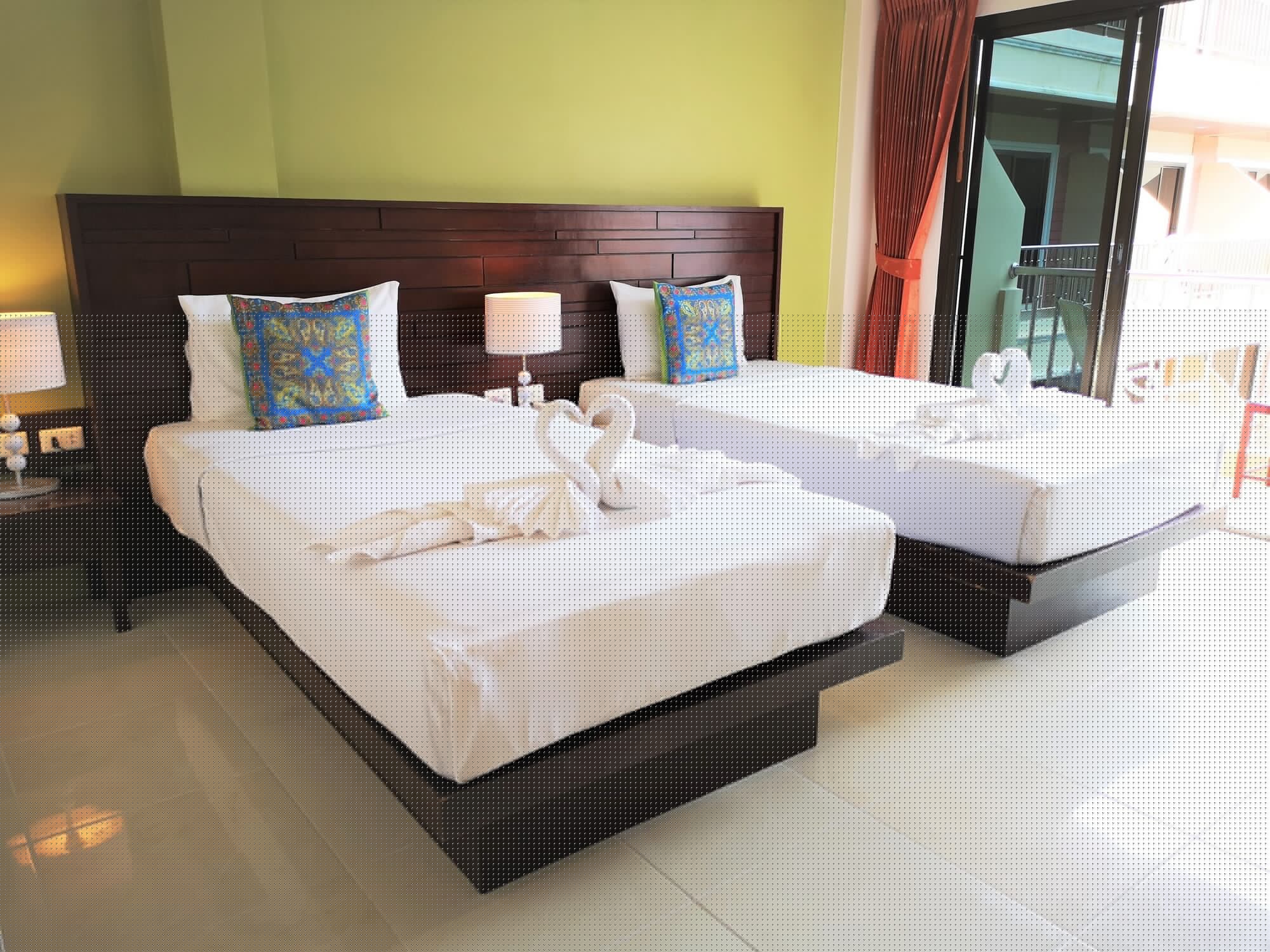 STANDARD, TWIN BEDS, POOL VIEW, BALCONY