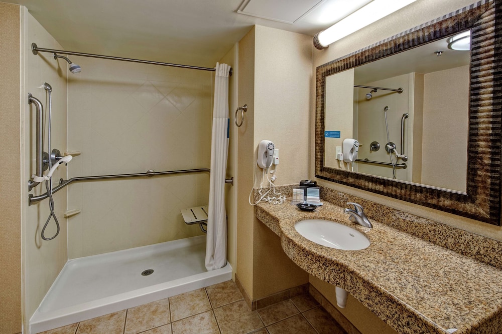 Hampton Inn Roanoke Rapids 15/45