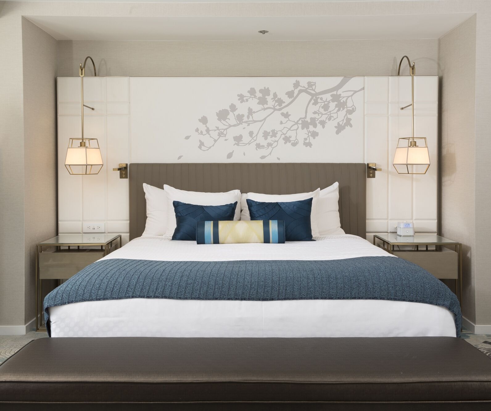 JUNIOR SUITE, KING BED