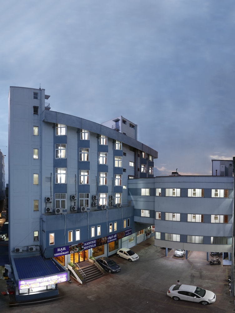 Sri Aarvee Hotels 1/30