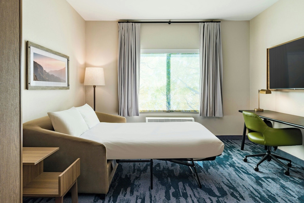 Fairfield by Marriott Inn & Suites Hanford 13/28