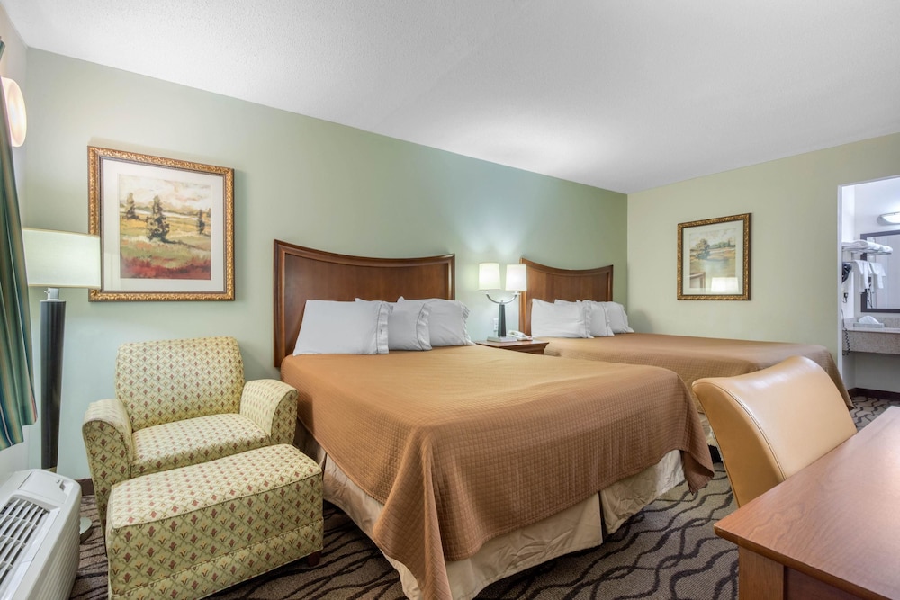Rodeway Inn Union 17/27
