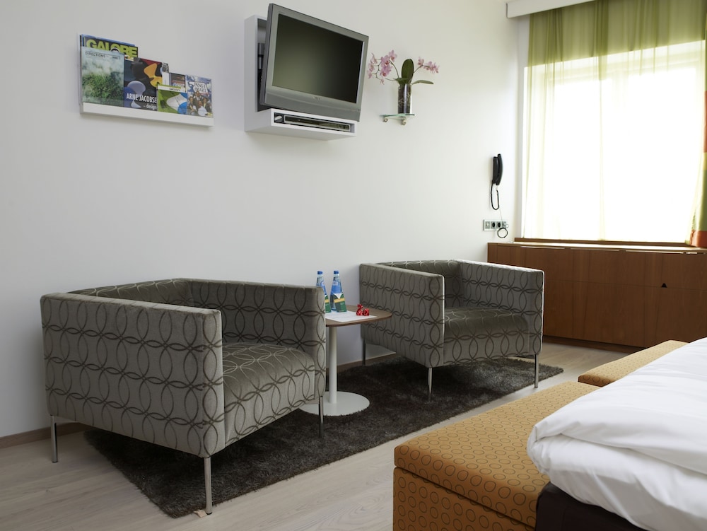 Avalon Hotel 33/48