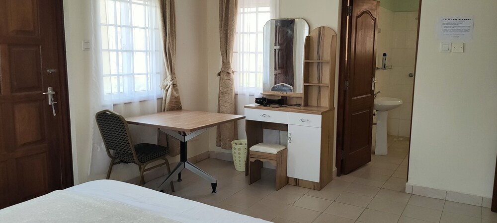 Mtwapa Holiday Home 50/50