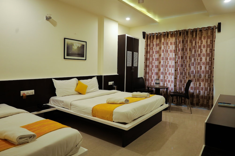 Hotel Sai Bansi 13/36