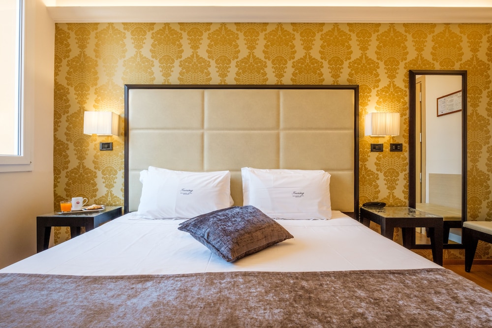 GOLD, DOUBLE BED