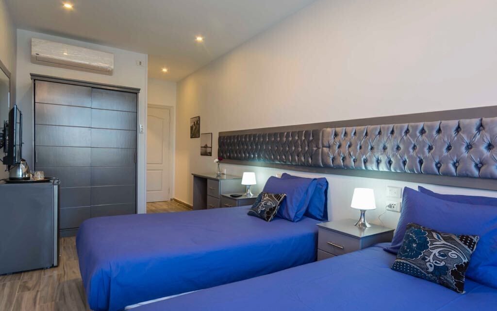 1 BEDROOM, FAMILY, APARTMENT