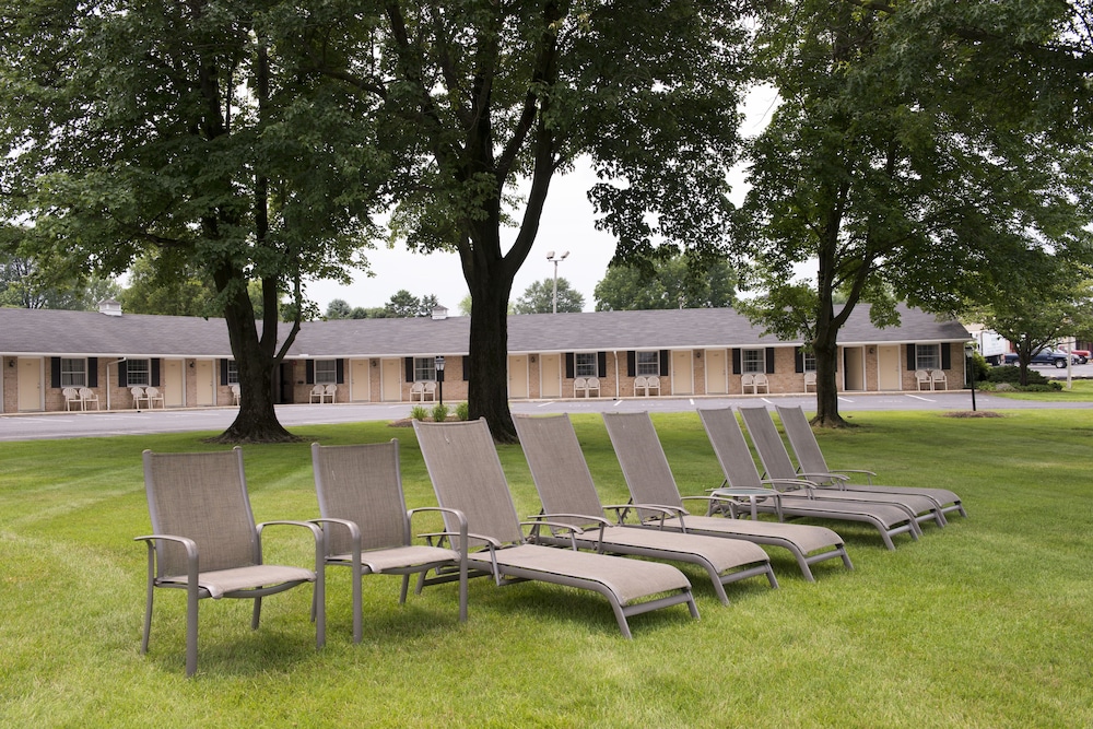 Bird-in-Hand Family Inn 5/35