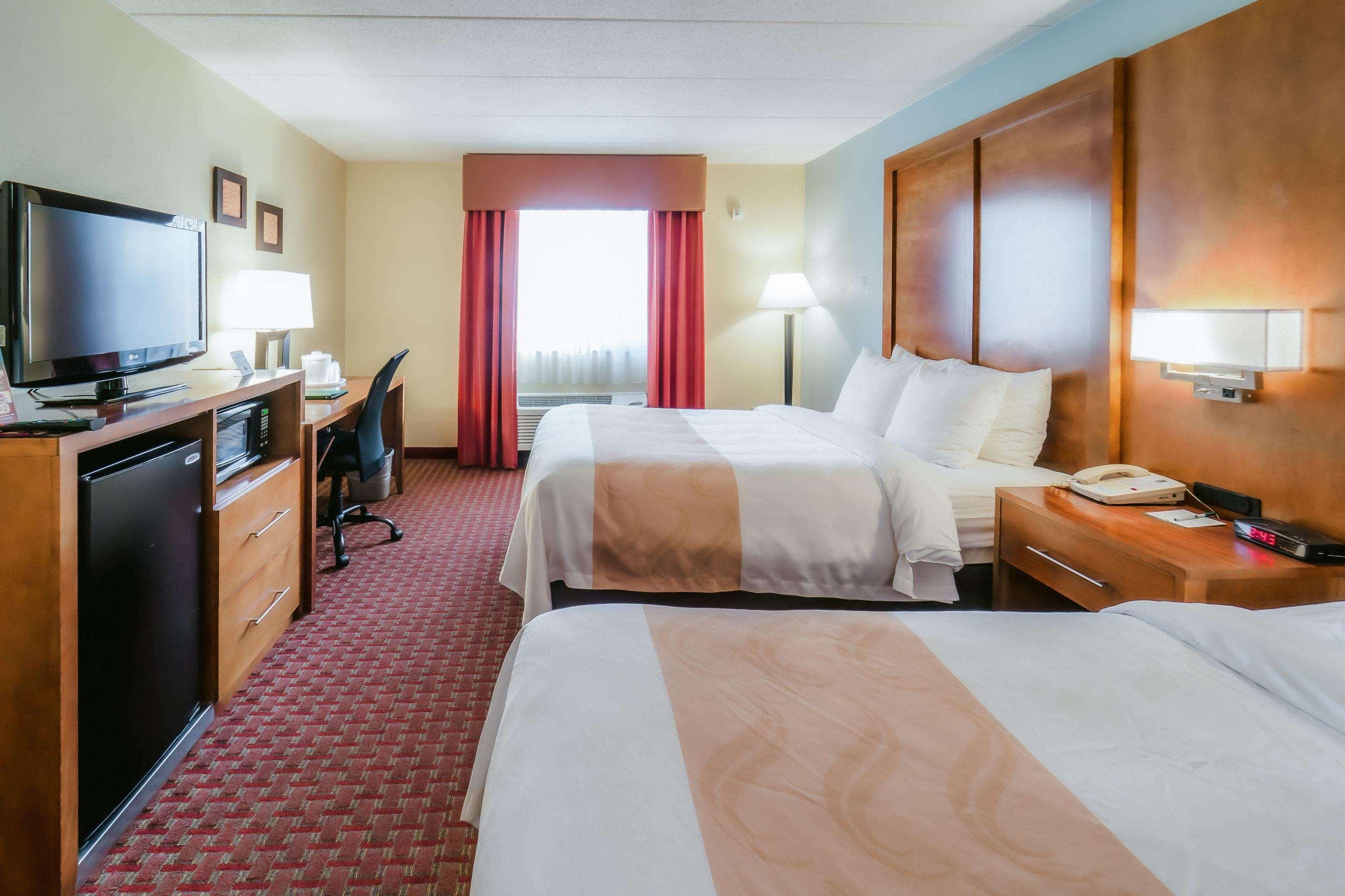 2 Full Beds - Non-Smoking