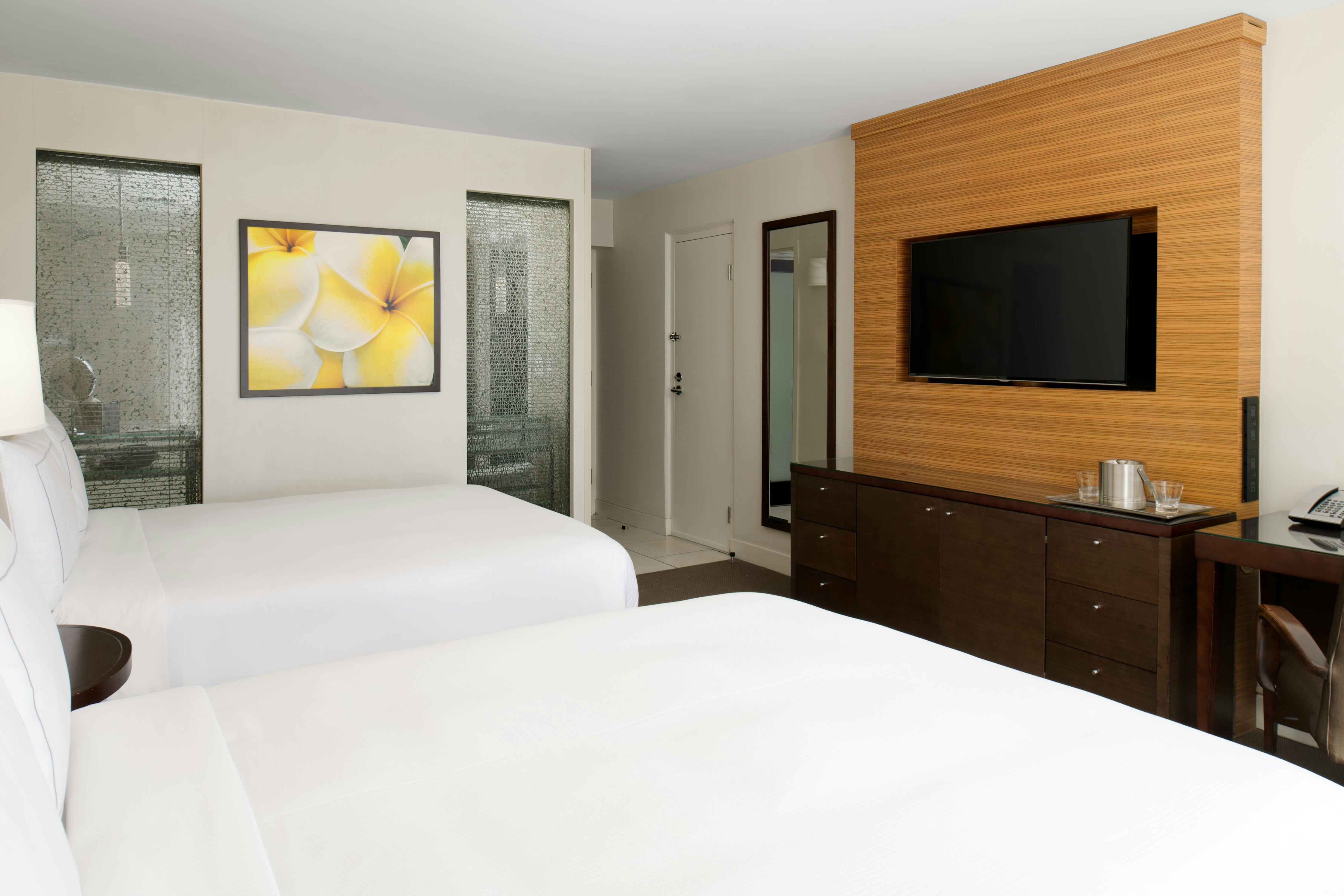 room, 2 queen beds, city view