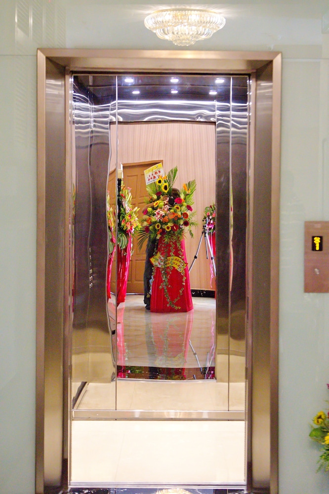 Elegant Hotel 5/45