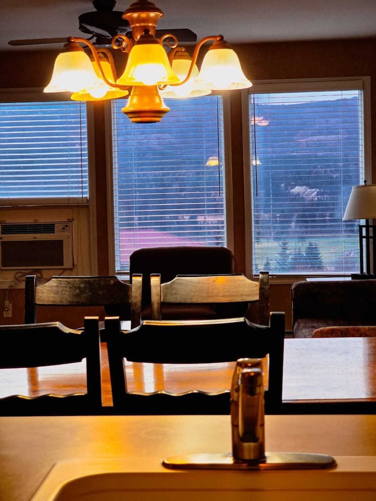 Mountain View Suites at Fairmont Hot Springs 53/63