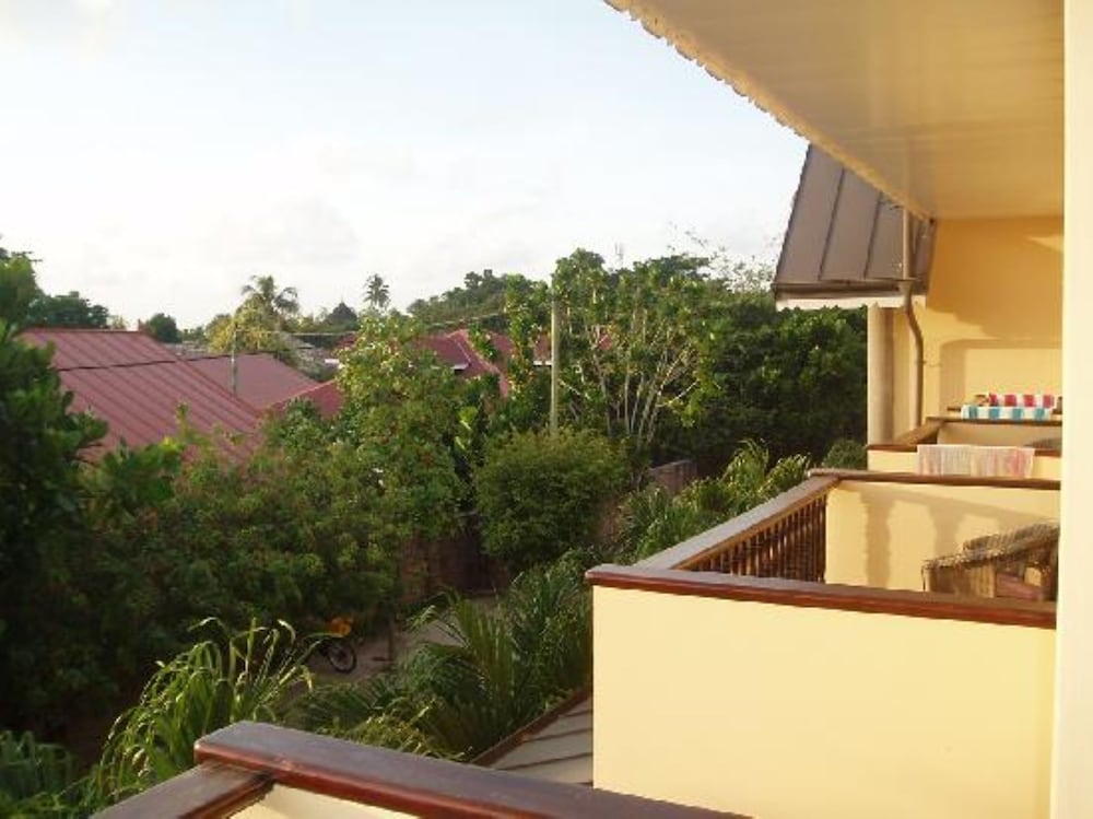 Gregoires Apartment 7/27