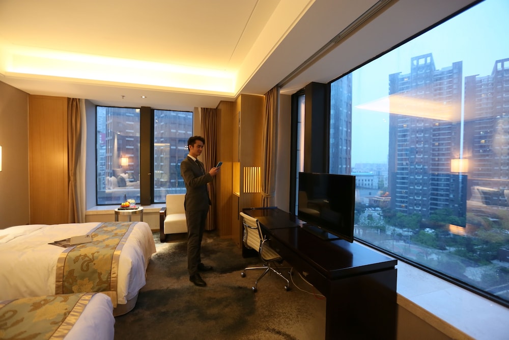 NARADA GRAND HOTEL 26/40