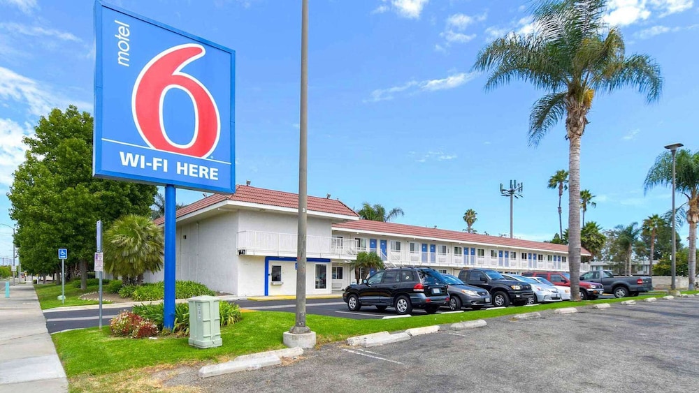 Motel6 Costa Mesa, CA 45/55