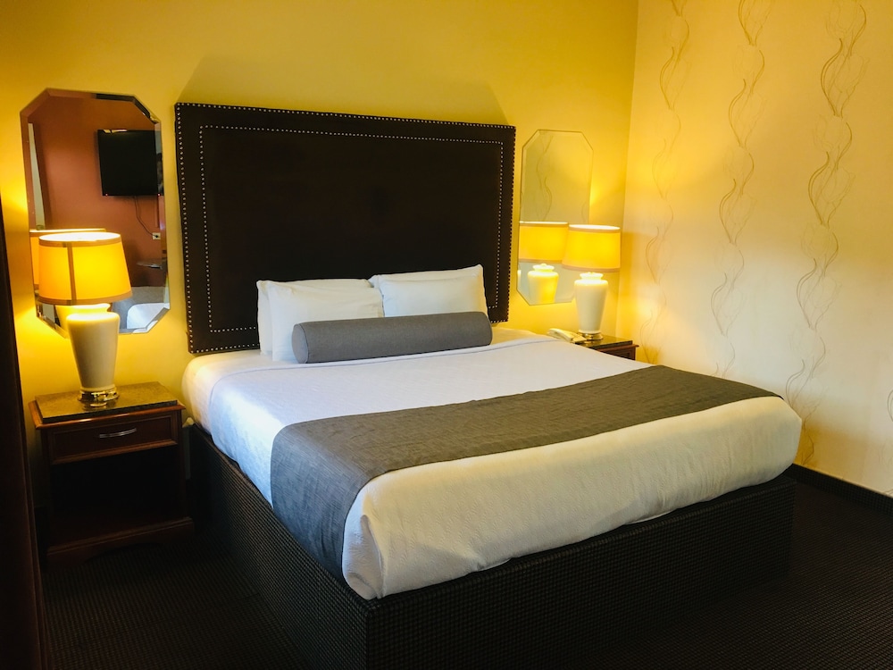 Hotel Frontiere 10/38