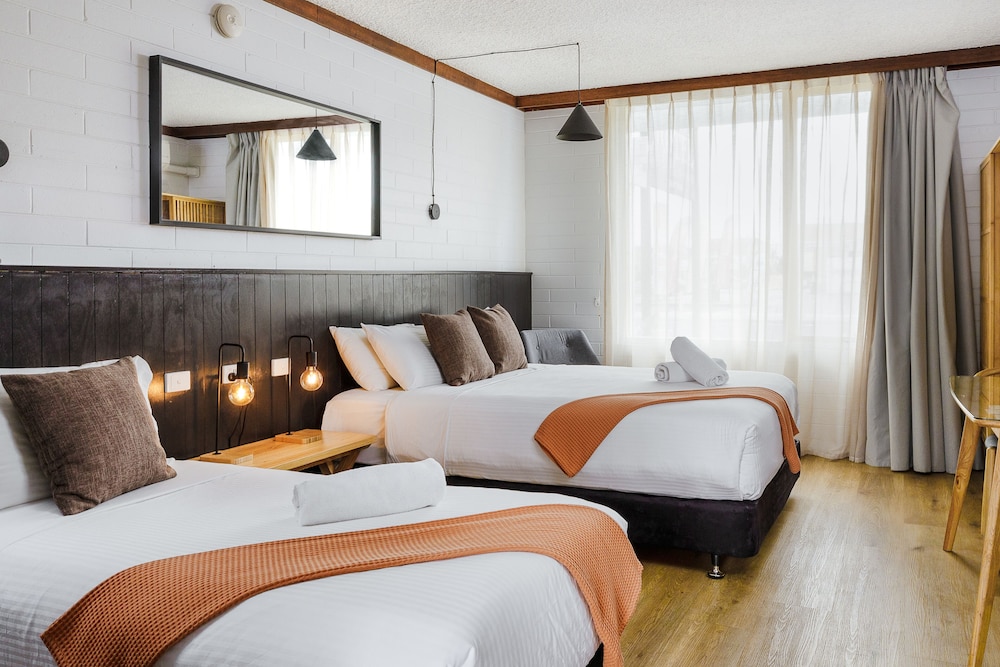 MIDTOWN MOTOR INN 23/52