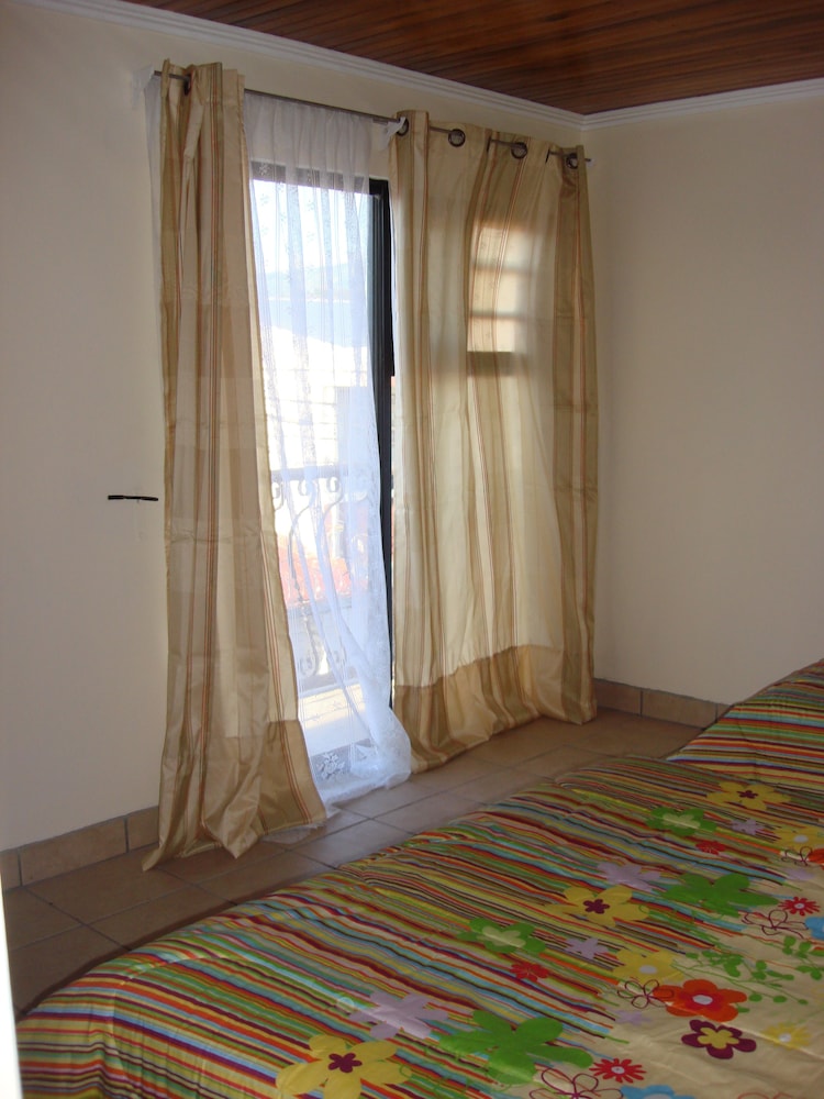 La Guaria Inn And Suites Hotel 51/65