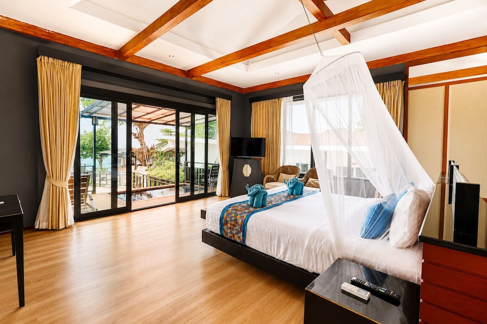 Phi Phi Long Beach Resort & Villa 15/50