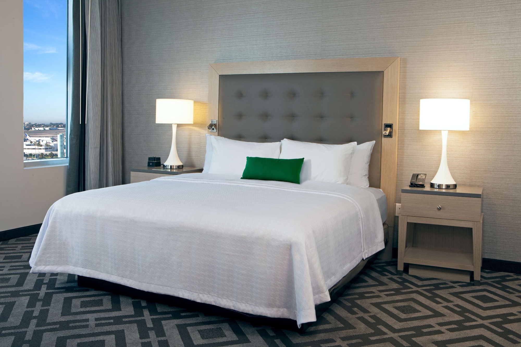 2 BEDROOMS, SUITE