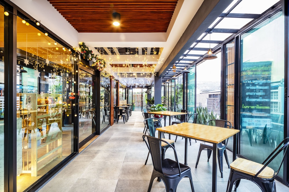 Penyos Residence 72/73