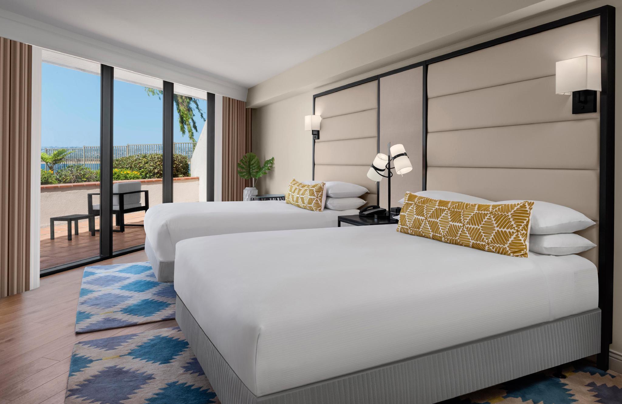 Junior Suite, 2 Queen Beds, Water View