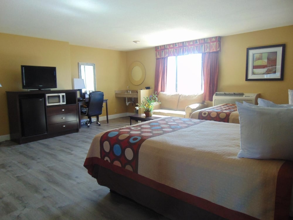 Super 8 By Wyndham Payson 5/17
