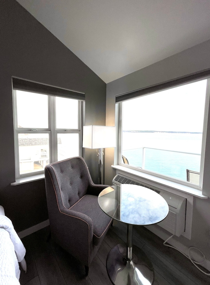 Tides Inn Suites 50/75