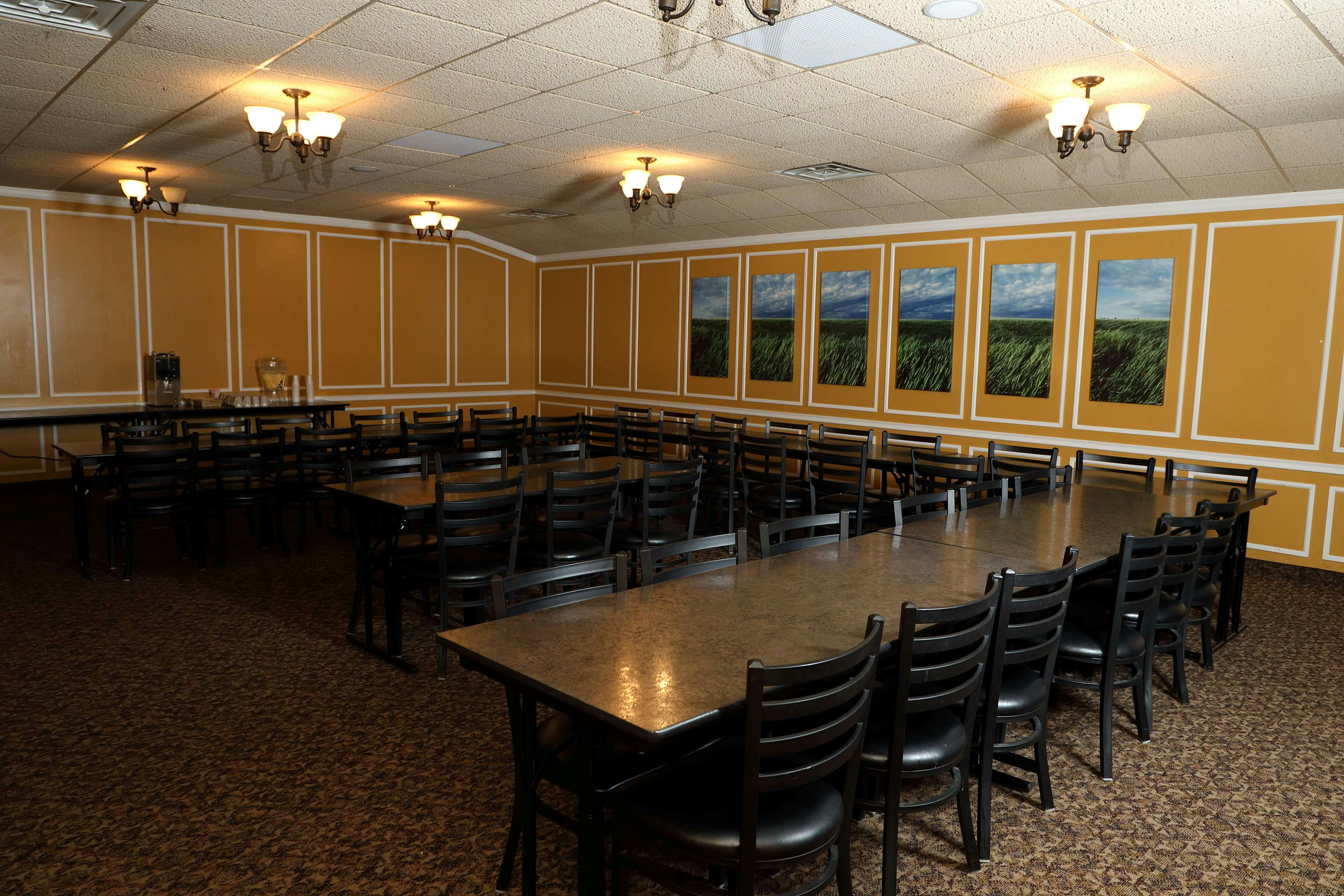 Northern Lights Inn Rugby 14/19