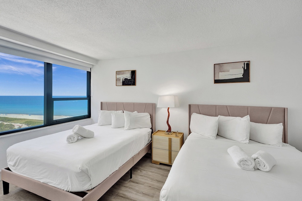 Condo, Resort, Classic, 2 Queen and Twin Beds, Sofa, Near Beach