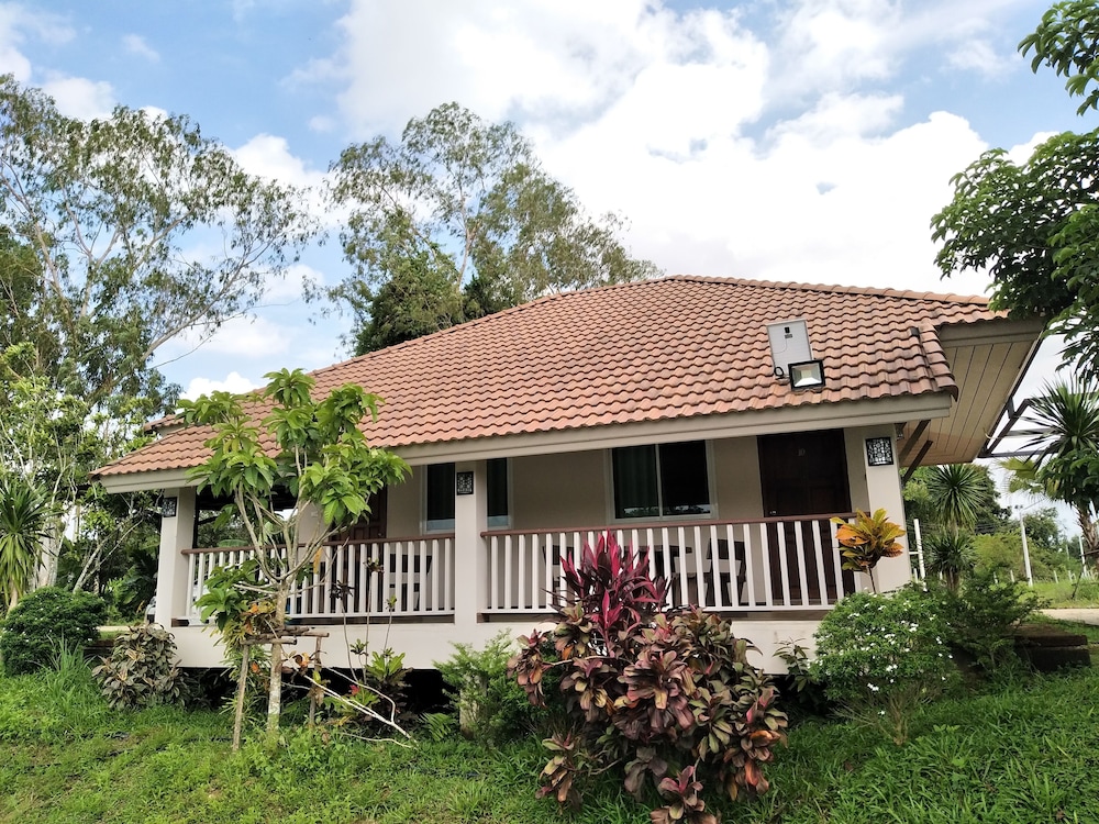 Pirom Lake And Resort 46/50