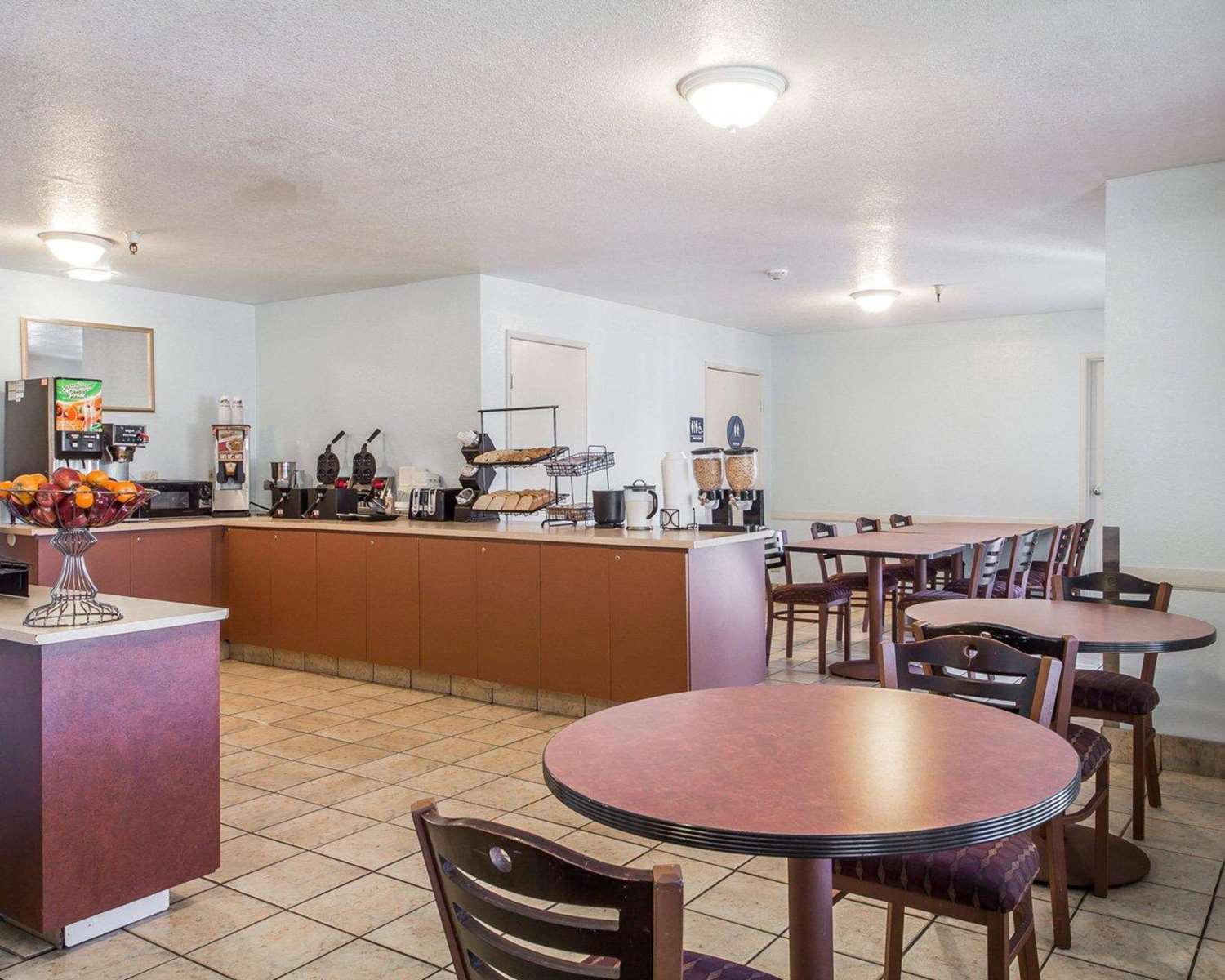 Holiday Inn Express Santa Rosa North An Ihg Hotel 25/40