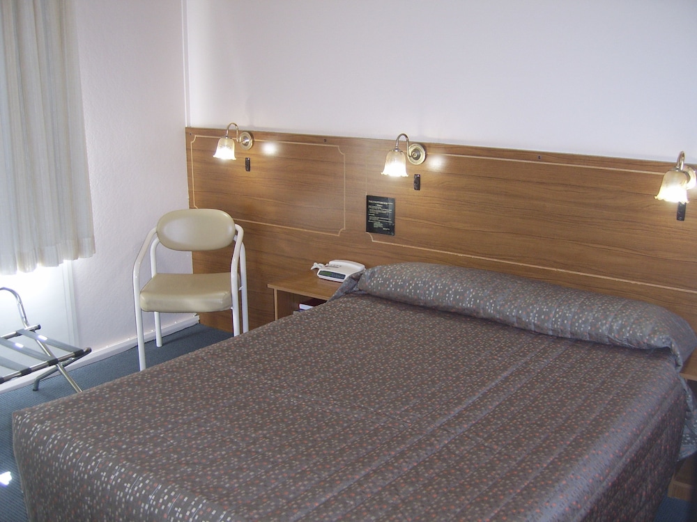Garden Motor Inn 15/71