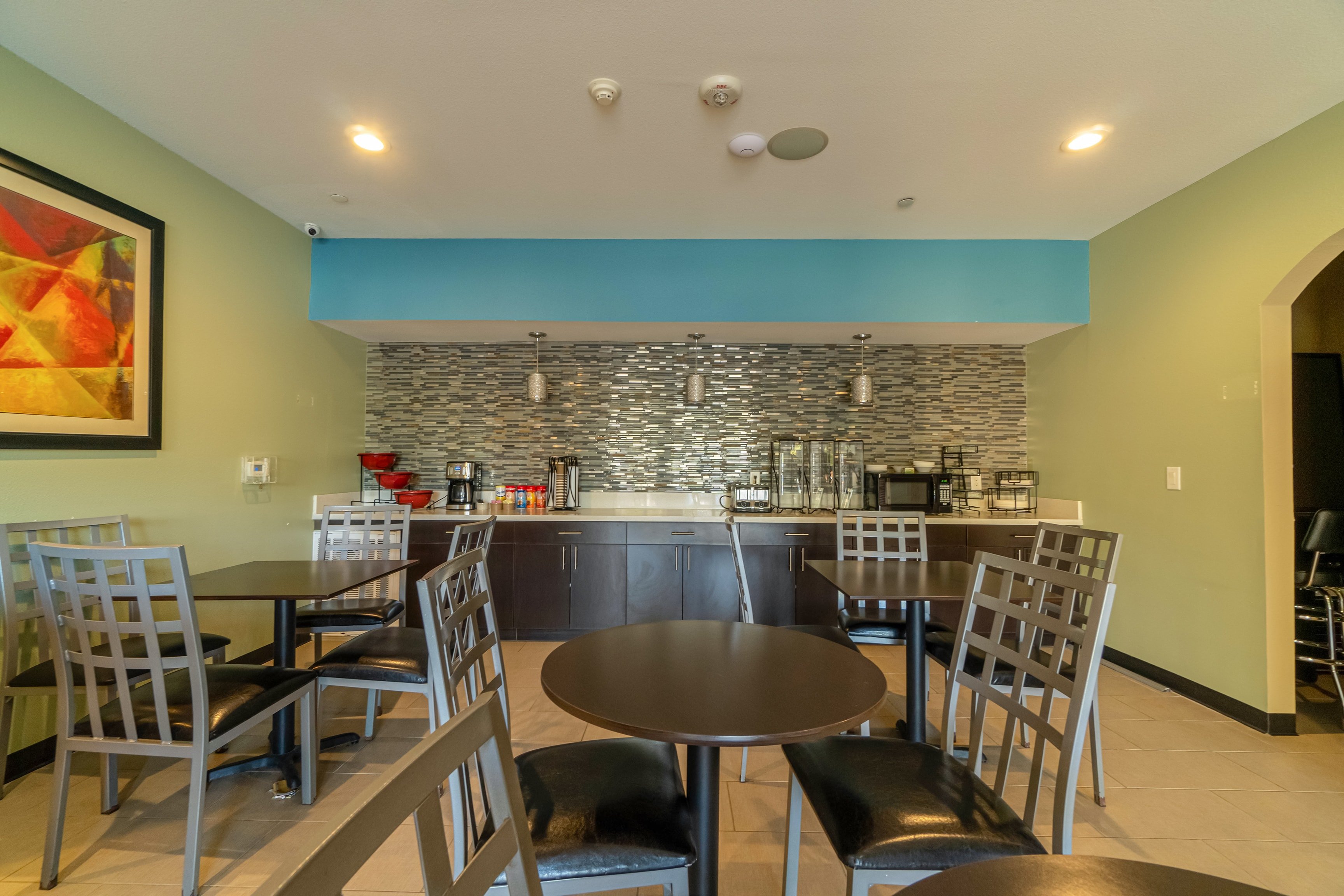 Moulton Inn & Suites By OYO Near Shiner TX 15/29
