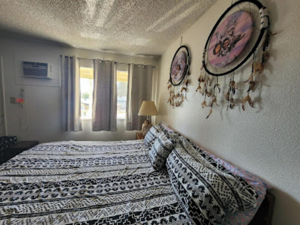 Columbia Inn Motel CA 49 24/47